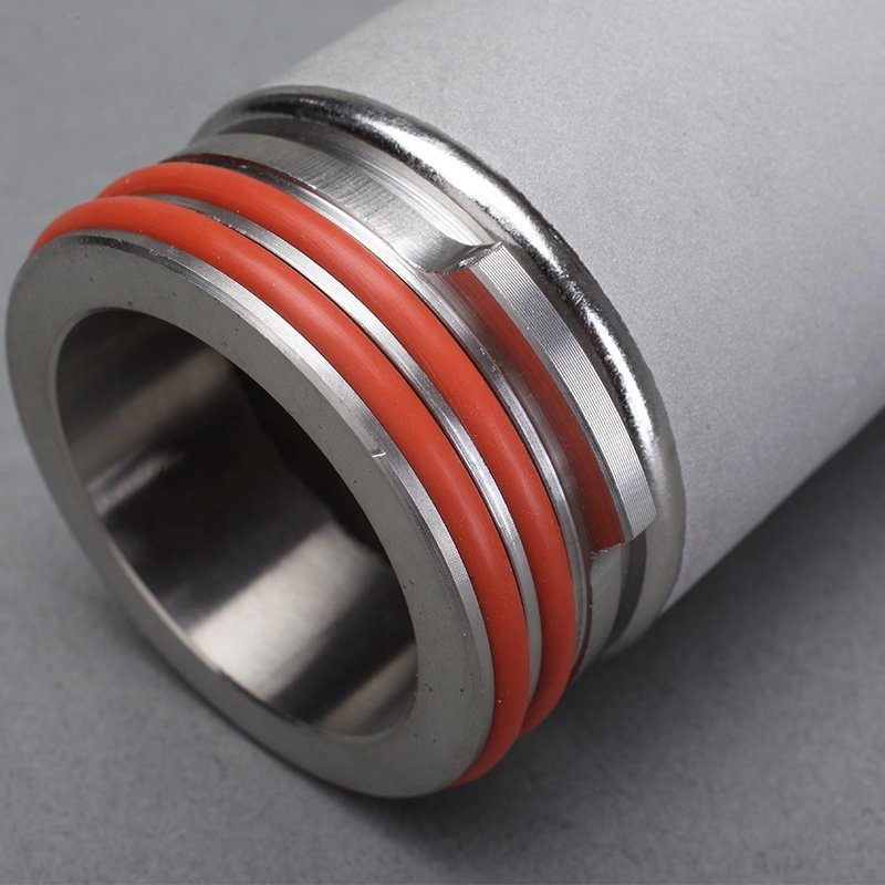 High cost-effectiveness titanium alloy sintered filter element for strong polar solvent filtration