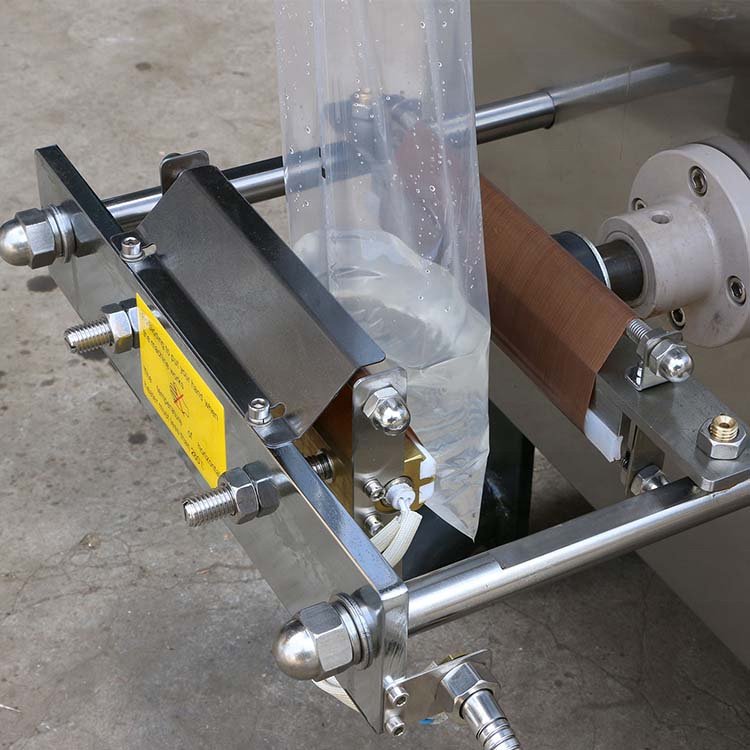 bobinas para el agua demballage deau ensacheuse triangel bag water sachet packing machine filling machines oyo water machines