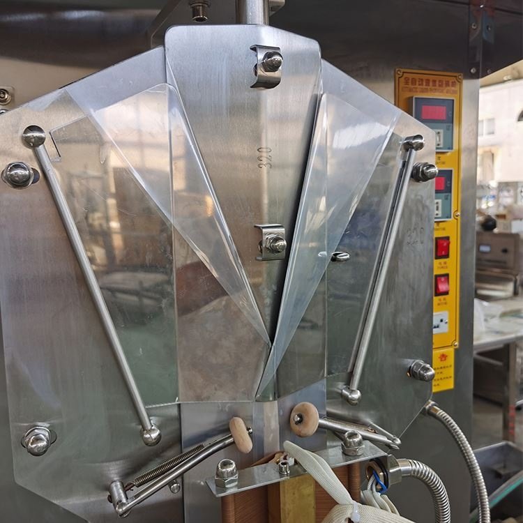 bobinas para el agua demballage deau ensacheuse triangel bag water sachet packing machine filling machines oyo water machines