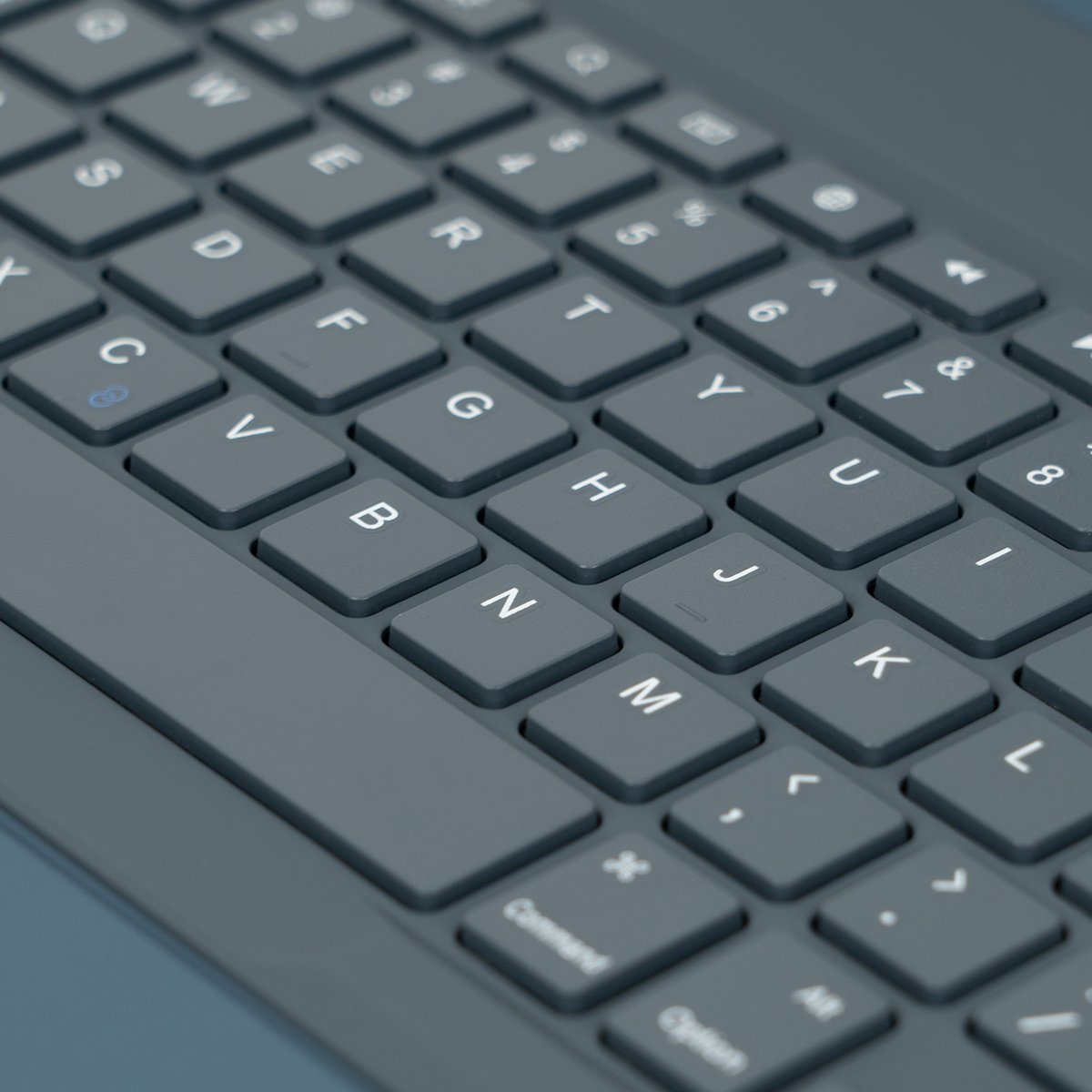 Grey Blue Stylish Design Universal keyboard with Pencil holder and adjustable kickstand for 9.7-11 inch Tablet computer