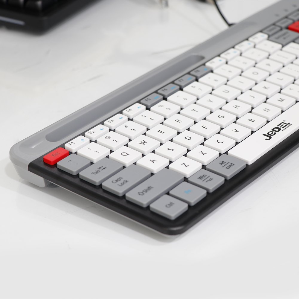 Wired Gaming Keyboard- Ultra Fast Response Time Silent Button Film Switch Simple And Exquisite Ergonomic Suitable For Computers