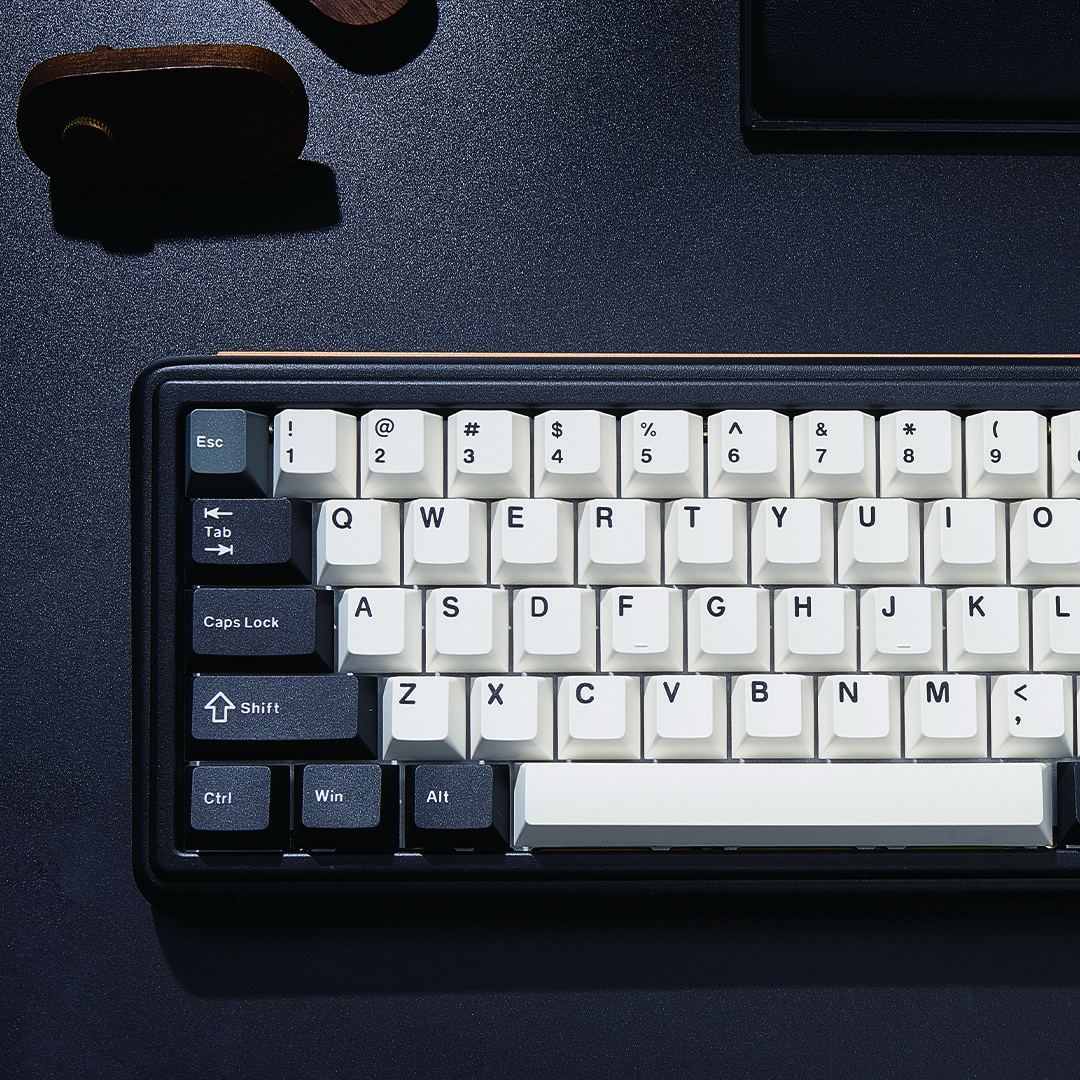 65% Layout Hall Effect Switch Keyboard xRGB Wired Mechanical Keyboard Aluminum 65 Keys with Hall Effect Magnetic Switch