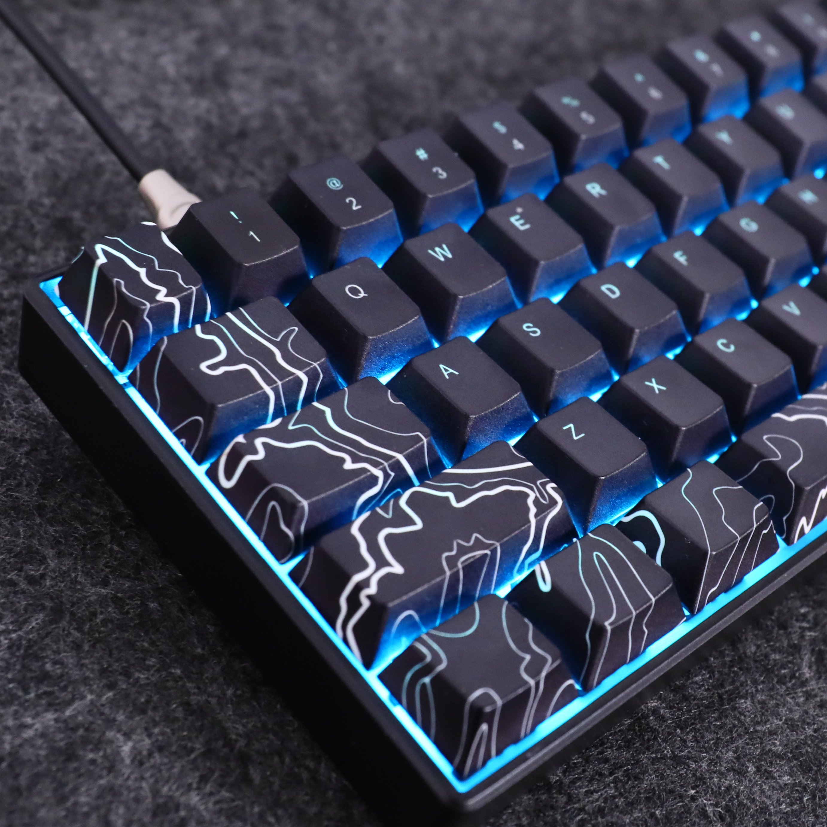 HZGAMER 60 Percent Mechanical Gaming Keyboard Ergonomic Durable Detachable Type-C Cable Mini Gaming Keyboard with Red Switches