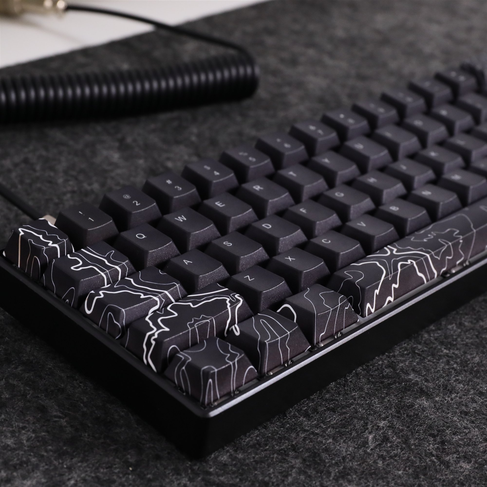 HZGAMER 60 Percent Mechanical Gaming Keyboard Ergonomic Durable Detachable Type-C Cable Mini Gaming Keyboard with Red Switches