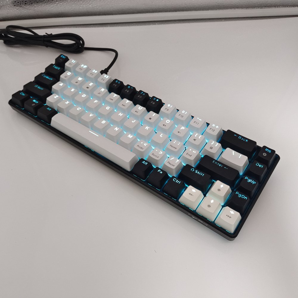 Hot sale Wired Gaming Mechanical Keyboard Red Switches RGB 60% Usb USB Type C Technology China Wholesale Switches for Keyboard