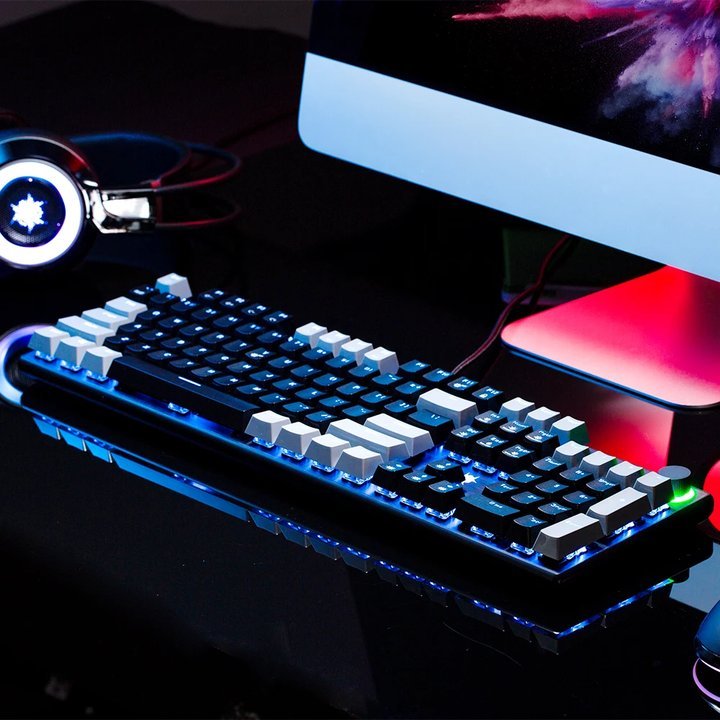 104 Keys Rgb Backlit ABS Keycap USB Type-C Kailh Axis Blue Switch Multimedia Keys Mechanical Gaming Keyboard For Desktop