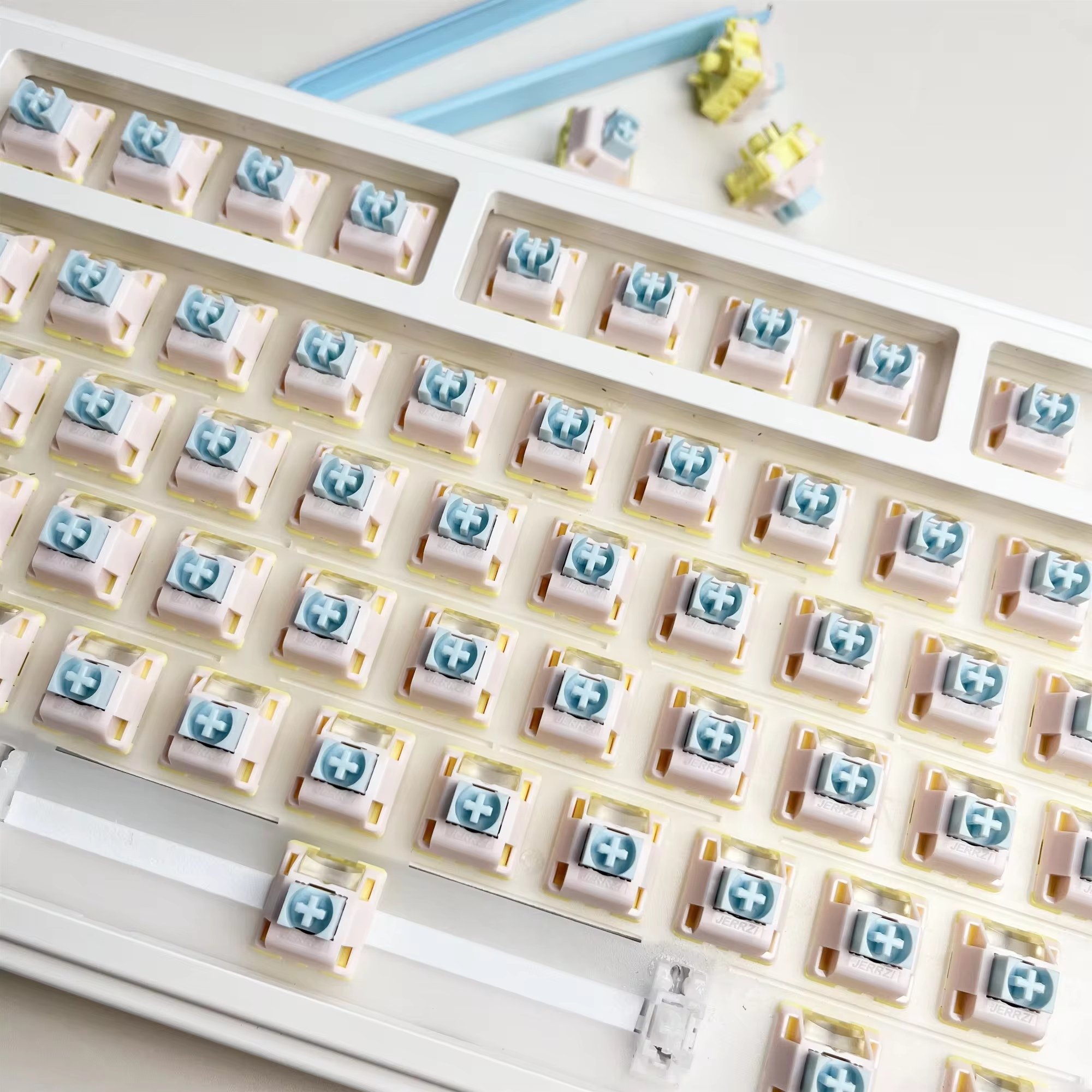 Cream Linear Switches 5pin Pre-Lubed Hot Swappable Switch MX Stem Light Guide 45g for Mechanical Keyboard