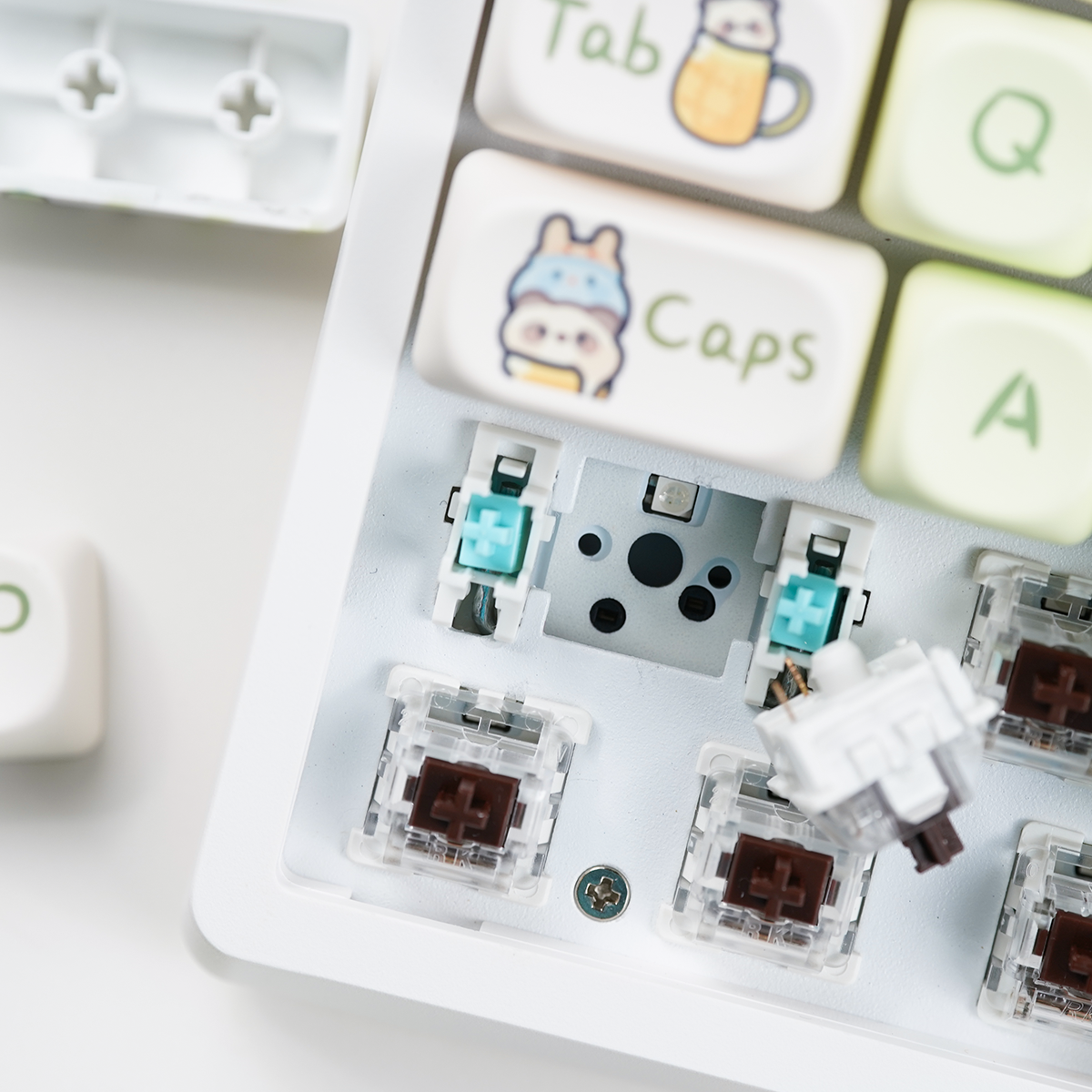 MATHEW TECH MK67 Pro Mechanical Keyboard 67 keys RGB Gaming Keyboard PBT Keycap Wireless DIY Hot Swap Keyboard Cute Design