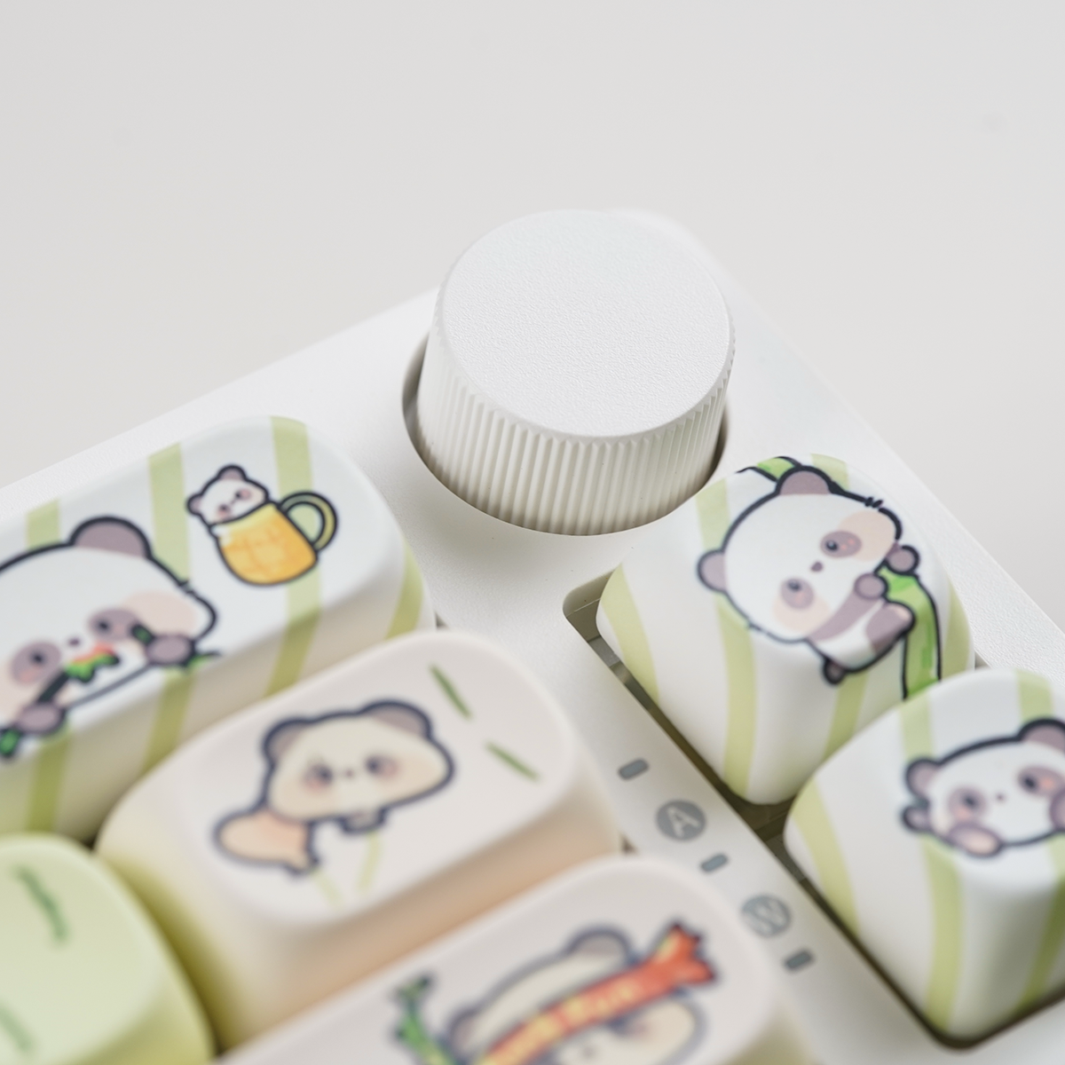 MATHEW TECH MK67 Pro Mechanical Keyboard 67 keys RGB Gaming Keyboard PBT Keycap Wireless DIY Hot Swap Keyboard Cute Design