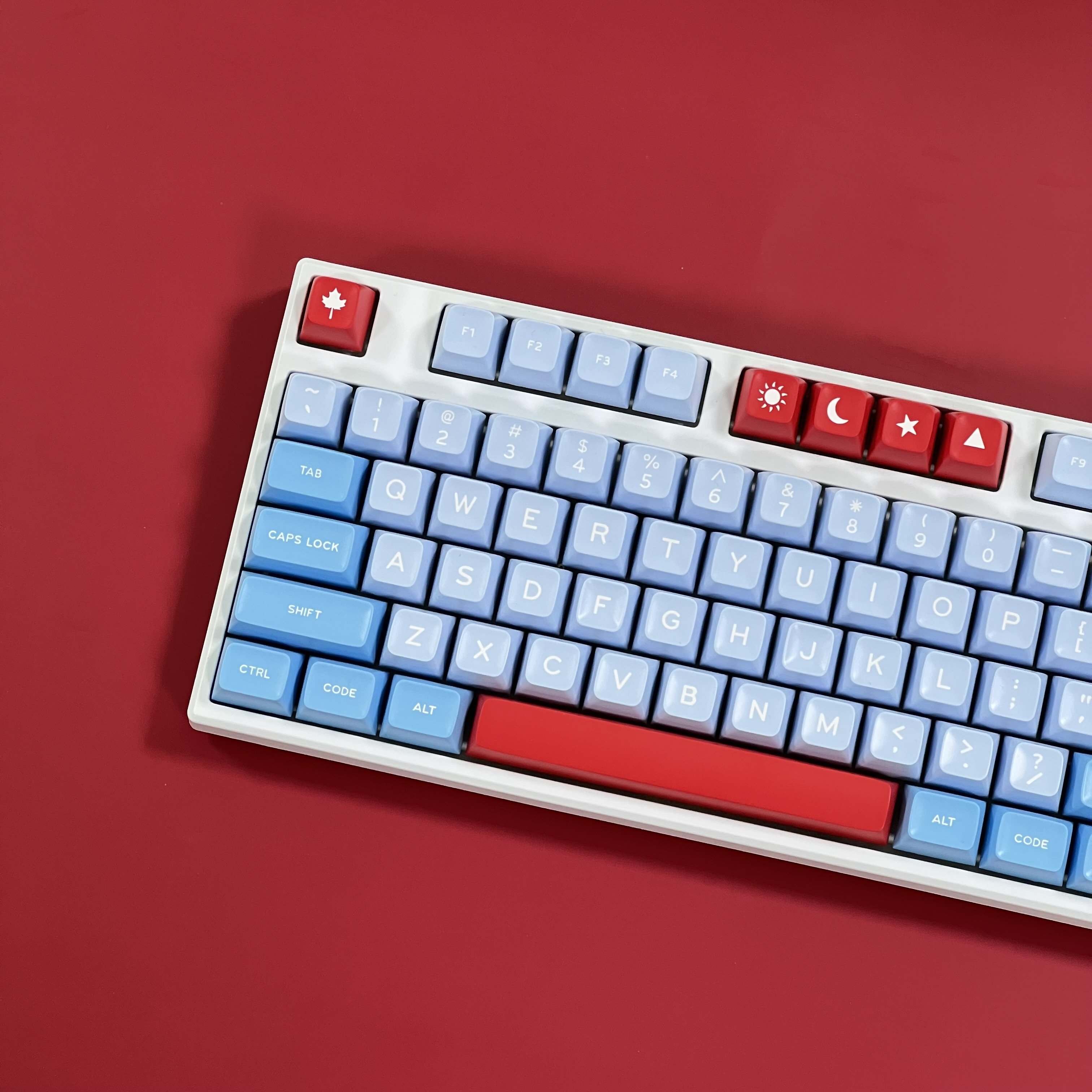 Wholesale hot selling SA height 172 key keycaps light tight key caps Adapts to mechanical keyboard