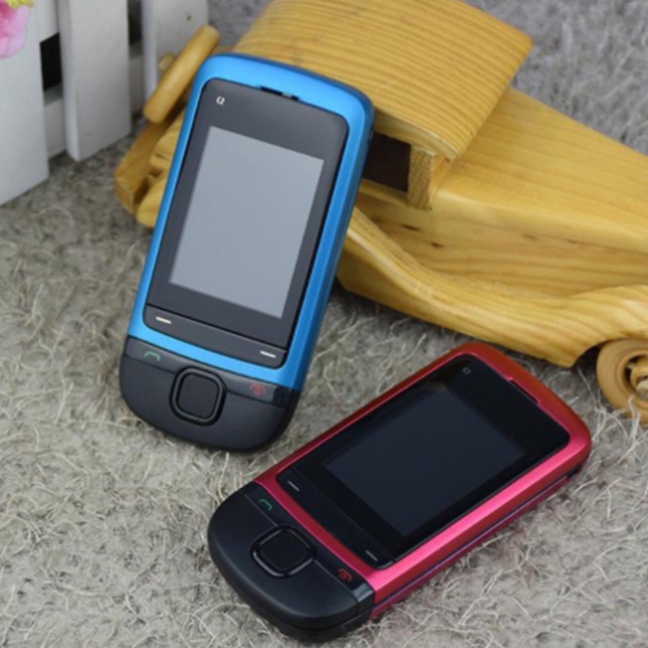 2023 New hot sale C2-05 GSM Non Intelligent Sliding Cover Mobile Music Function Elderly Student Phone