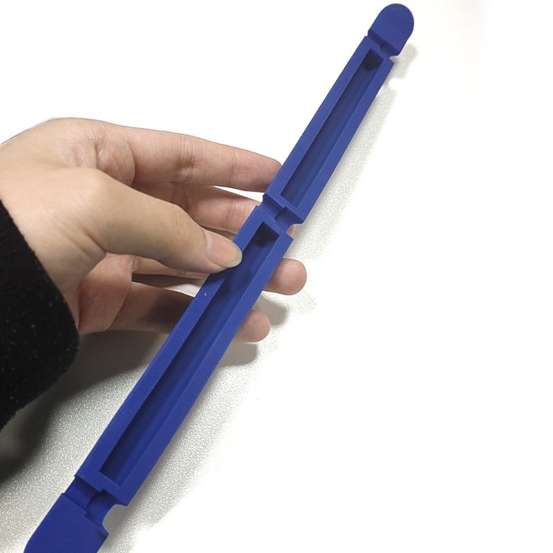 Manufacturers open molds to customize long strips of silicone mechanical top cover long strips of miscellaneous parts production