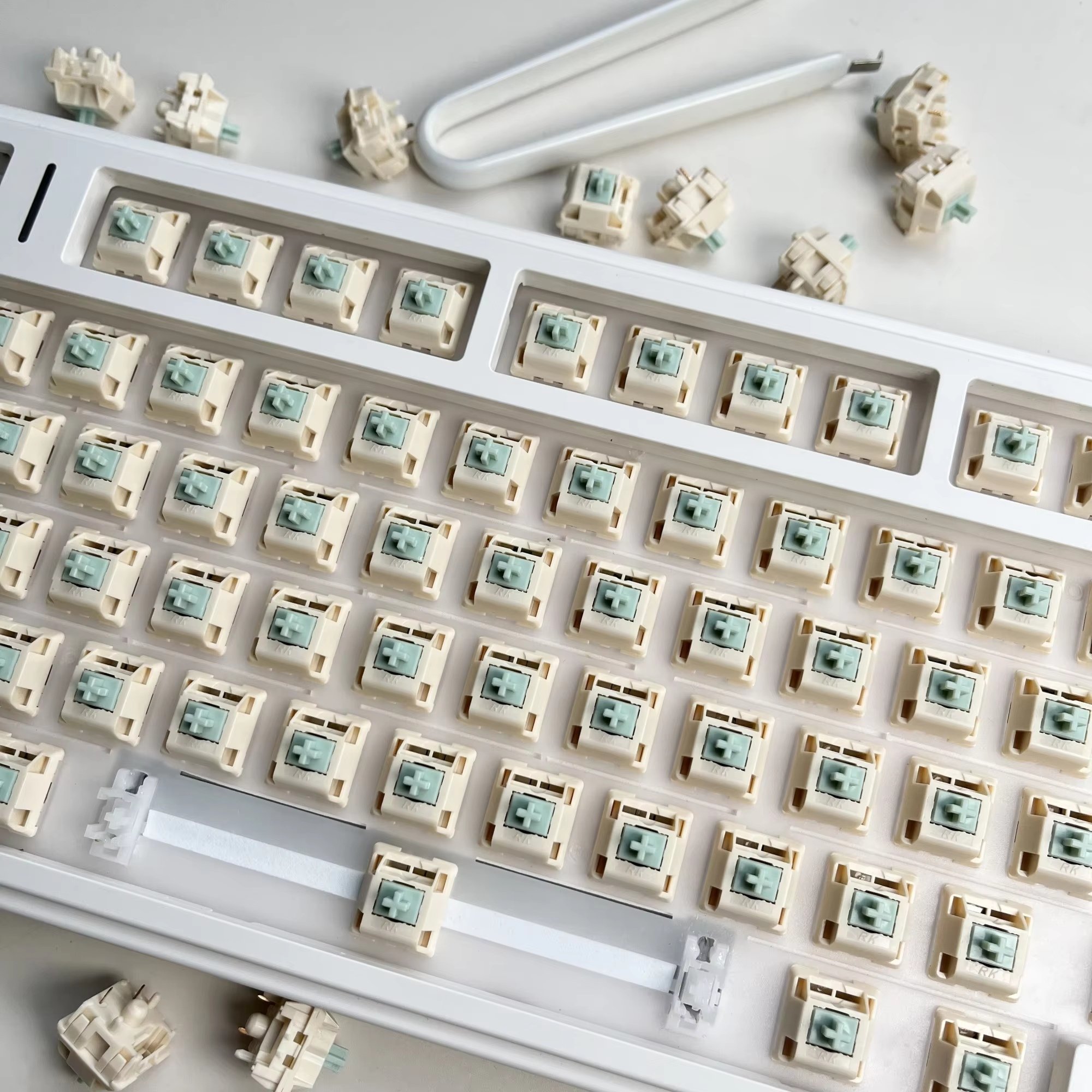 Spring Rain Switch 5-pin Mechanical Keyboard 40g Customized Factory Prelubed MX Switch Office Game Smooth Typing