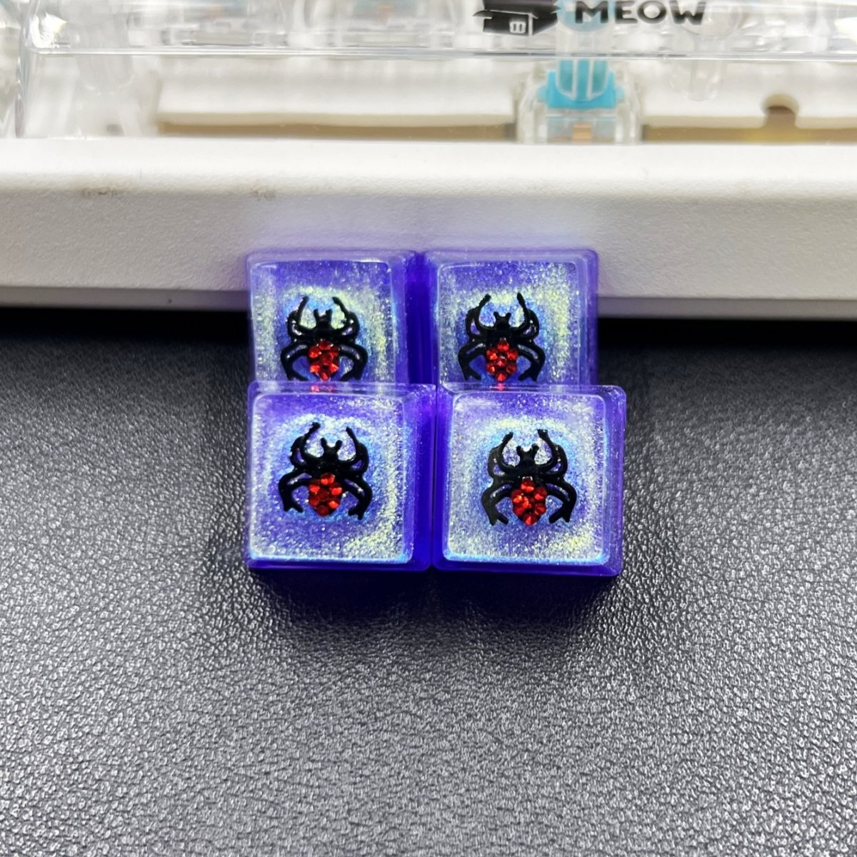 Handmade Resin Halloween bat Spider Keycaps Outline Luminous Keycaps Suitable For Cherry MX Crosshair Switch Mechanical Keyboard
