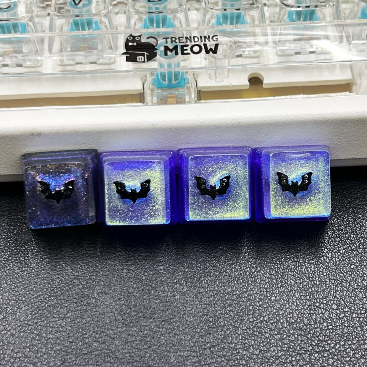Handmade Resin Halloween bat Spider Keycaps Outline Luminous Keycaps Suitable For Cherry MX Crosshair Switch Mechanical Keyboard