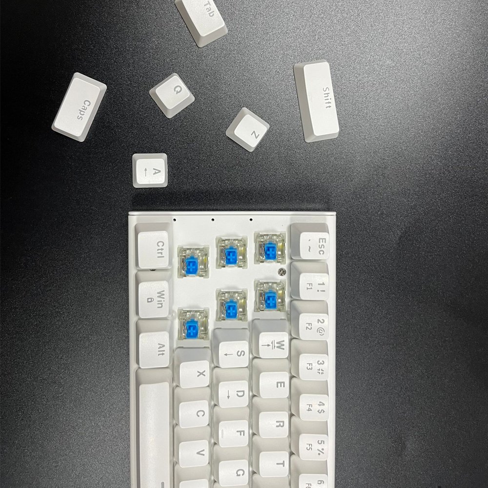 Yeaibo OEM Blue Switch Wired Type C Hot Swappable RGB Backlit Color Lighting for Computer DIY Trading Mechanical Gaming Keyboard