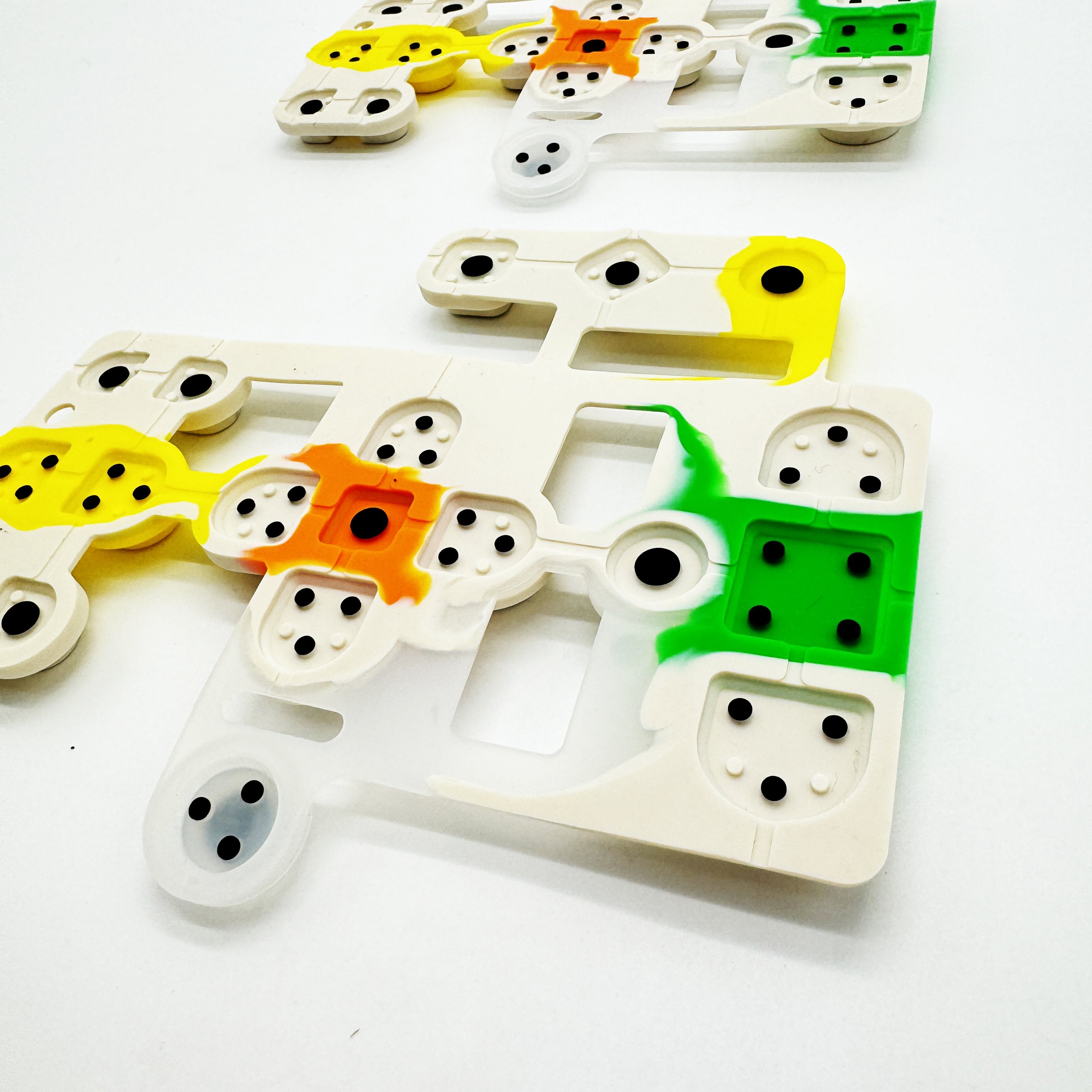 OEM ODM.Custom Conductive Carbon Pill Silicon Rubber Keypads Button Keypad Electronic Remote Control Moulding Processing Service
