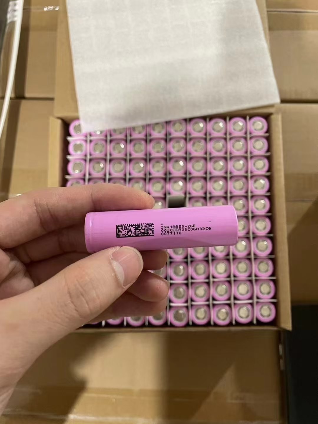 Hot sale bulk stock cylindrical lithium cell 18650 3.7V 2600mAh li ion rechargeable battery for 48V Electric Bicycles/Scooters