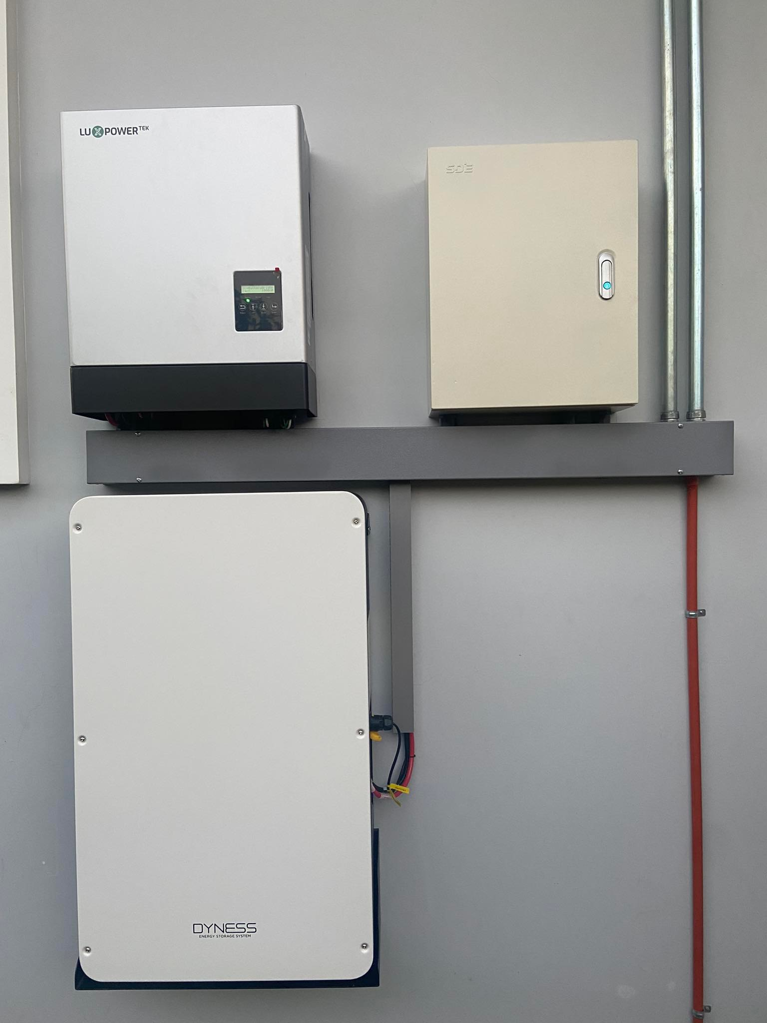 Dyness Wall mounted 10kwh 20kwh 40kwh lithium iron phosphate battery 48v 200ah lifepo4 solar battery for ESS