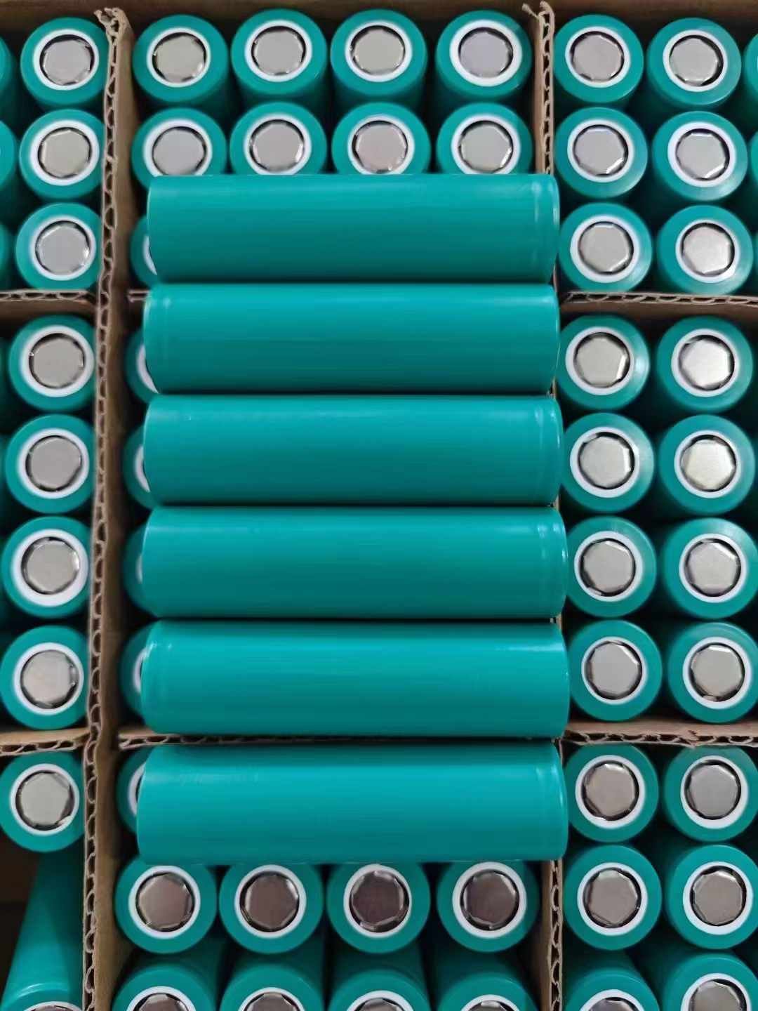 Lishen 3.7V 18650 Rechargeable 3000mAh Lithium Ion Cylinder 18650 Batteries for Home Appliances LR1865SS cell