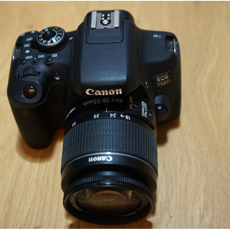 High-quality appearance, original used 750D with 18-135is anti-shake high-definition digital SLR camera battery charger.