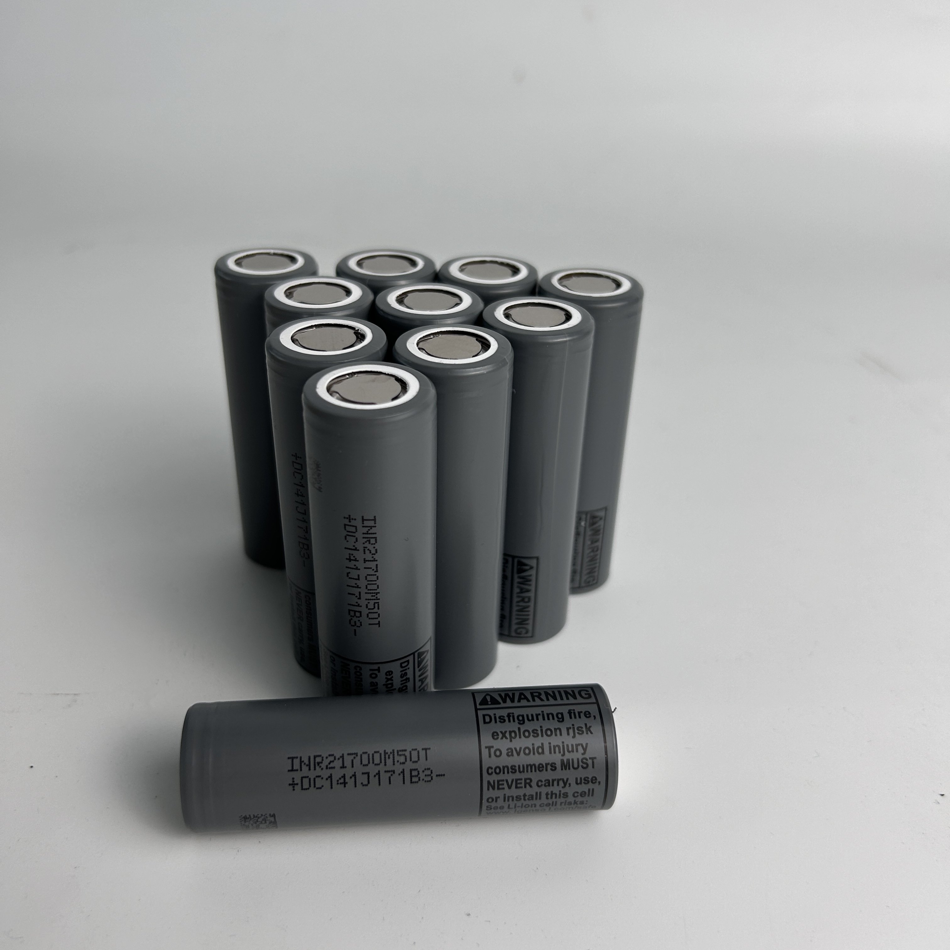 21700 battery 3.7V 5000mAh Lithium-ion battery Rechargeable Cylindrical battery