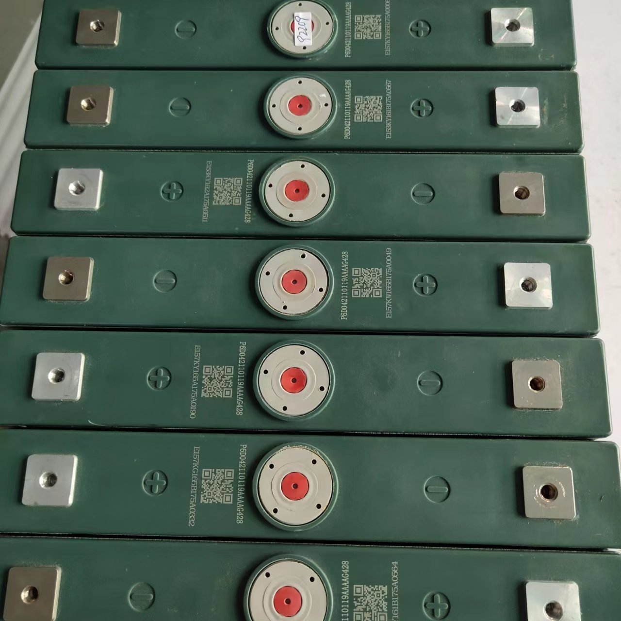 3.2V 100Ah LiFePO4 battery rechargeable energy storage battery for ESS 200AH