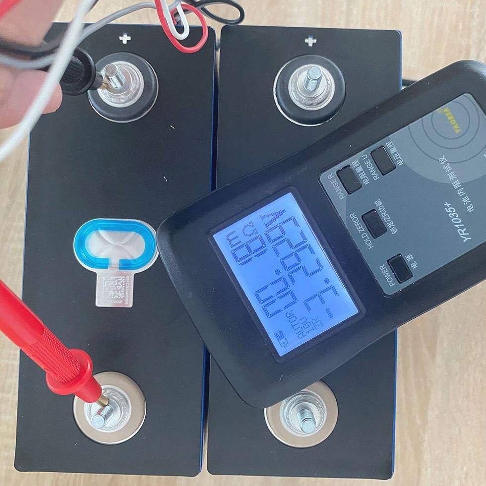 CATL New 3.2v 280ah Lifepo4 Battery Cell Prismatic lithium Ion Batteries for smart BMS EV 280ah with Busbar And Bolts