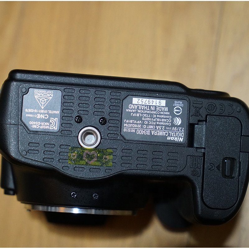 Original second-hand used brand D3200 with 18-105VR HD camcorder digital SLR camera with charger and battery and shoulder strap