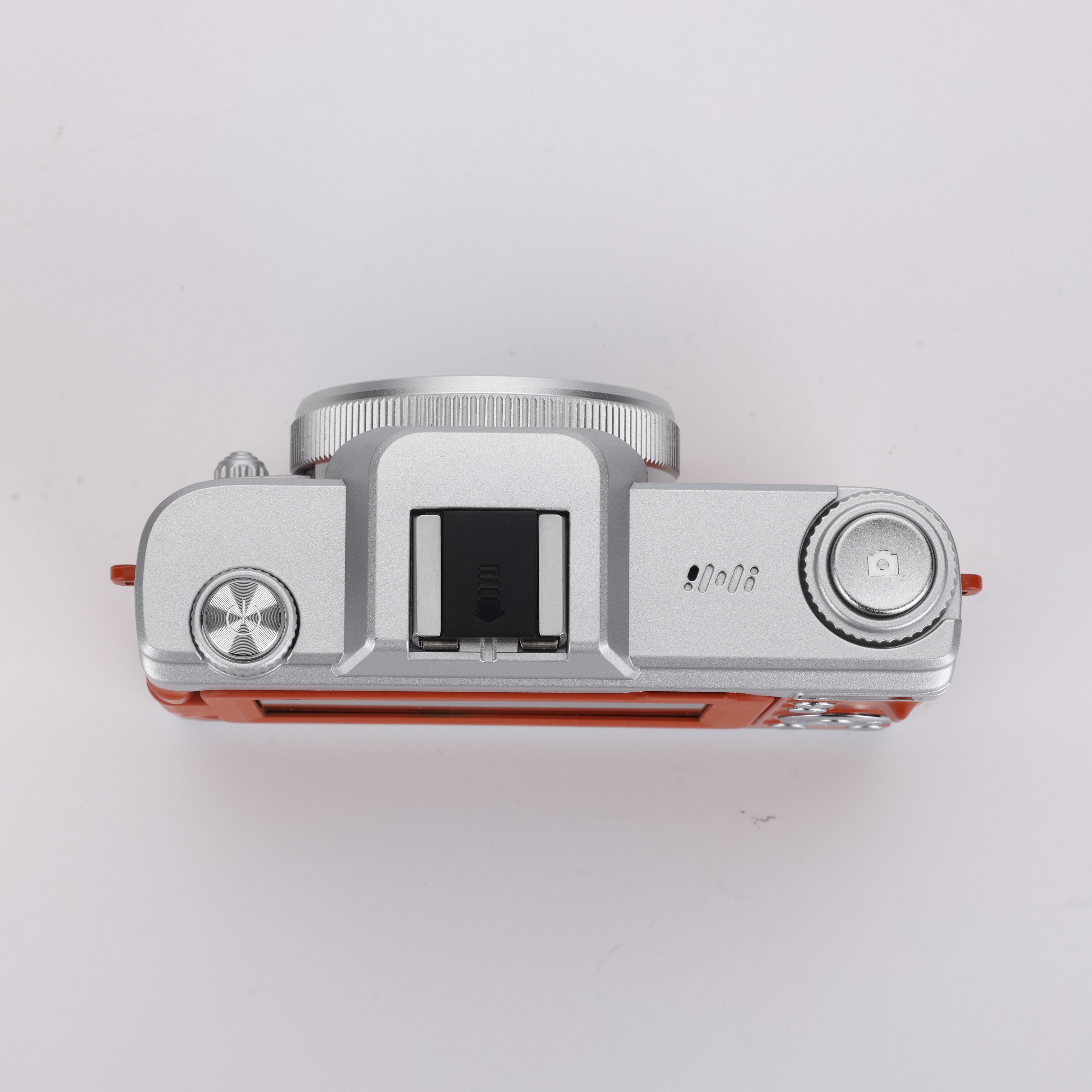 3.0inch 4K Digital Camera Rotate Screen Filter and Marco function Support External Microphone and 52mm Lens Including 64G