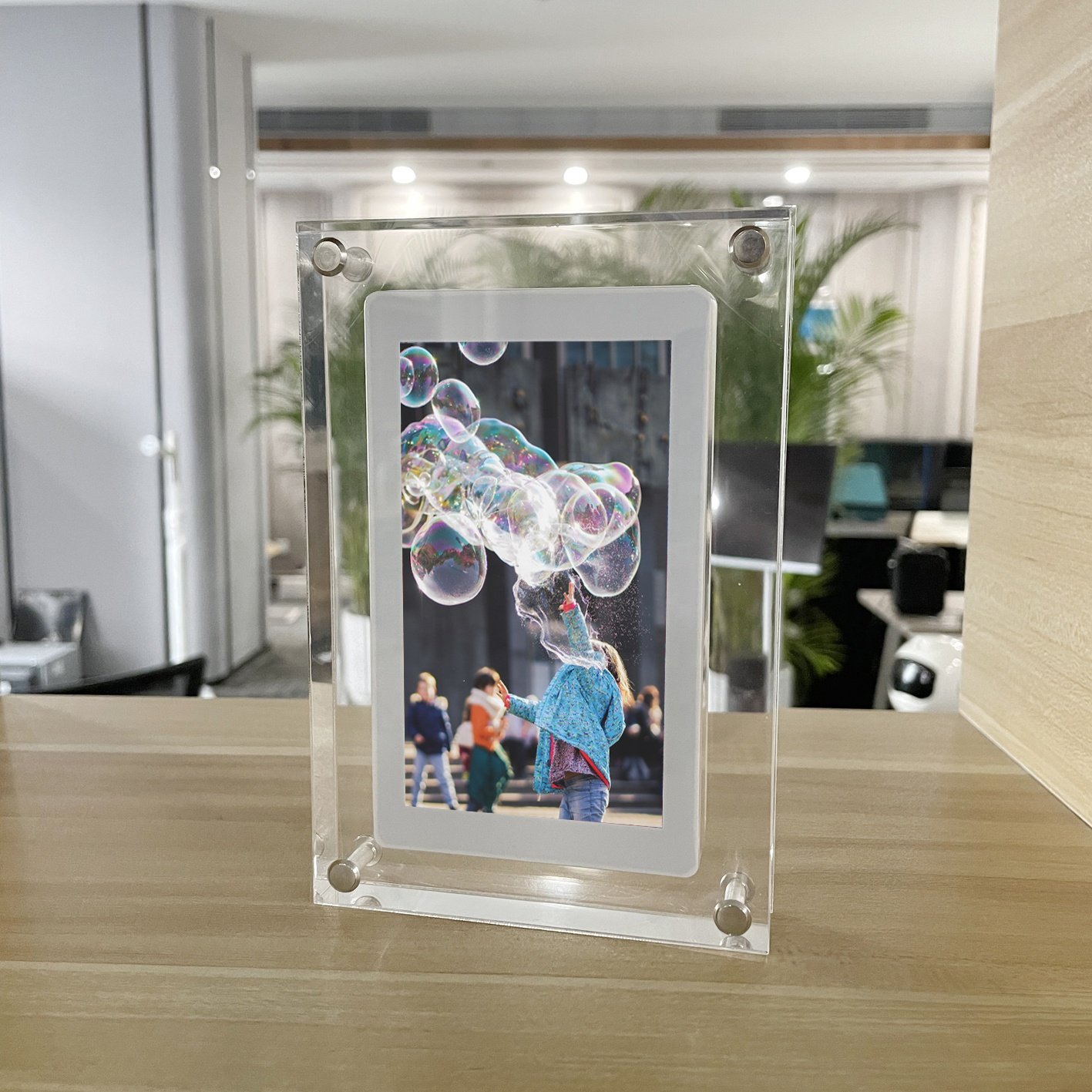 Factory 4 inch 2GB advertising player Art Acrylic Digital Photo Picture Frame with Battery automatic rotation function