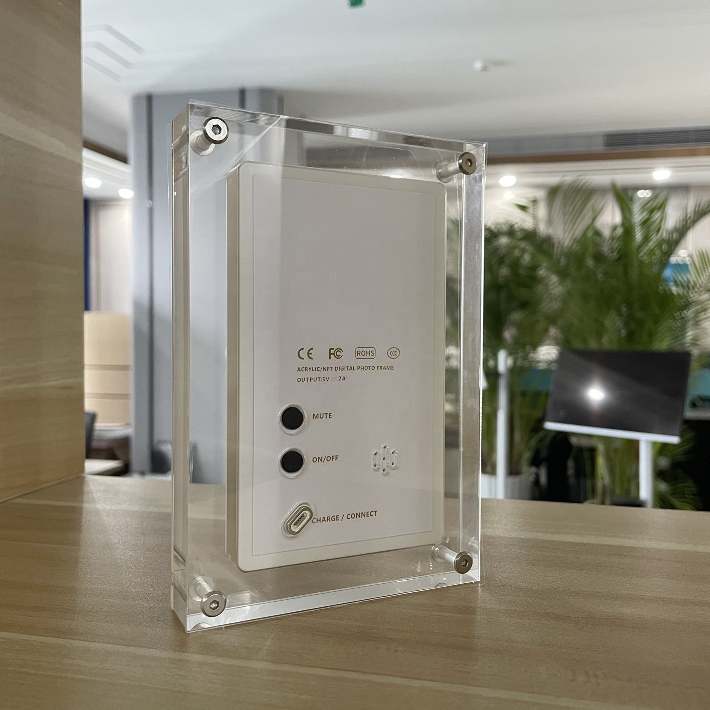 Factory 4 inch 2GB advertising player Art Acrylic Digital Photo Picture Frame with Battery automatic rotation function