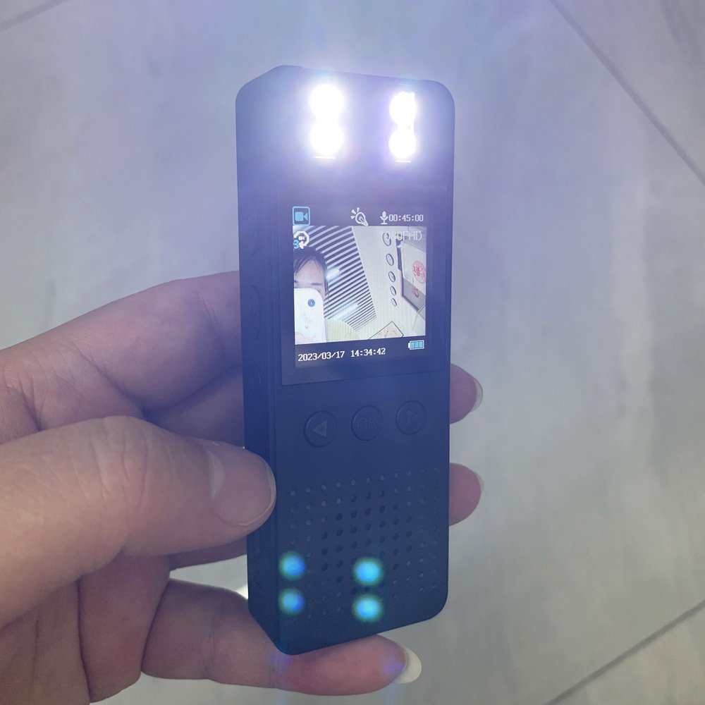 1.4inch Screen Hotspot WiFi Portable Video Audio Recorder 210 Degree Rotatable 1080P Clamp Video Camera CS06