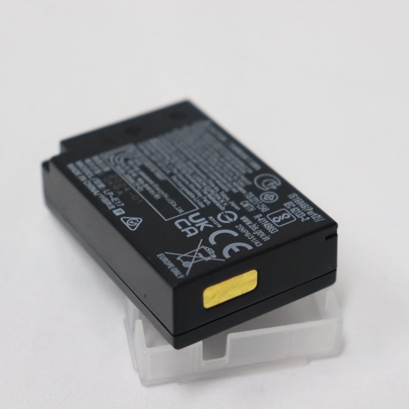 Camera battery LP-E17 lithium battery suitable for SLR camera 750d 760d 800d 77d M3 M5 and other digital cameras