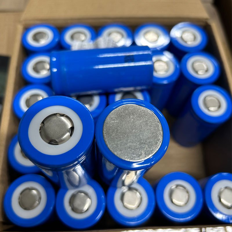 Cylindrical 32700 32650 LiFePO4 Battery 3.2v Lithium ion Phosphate Battery 6000mAh Rechargeable INR32700 Cell Battery