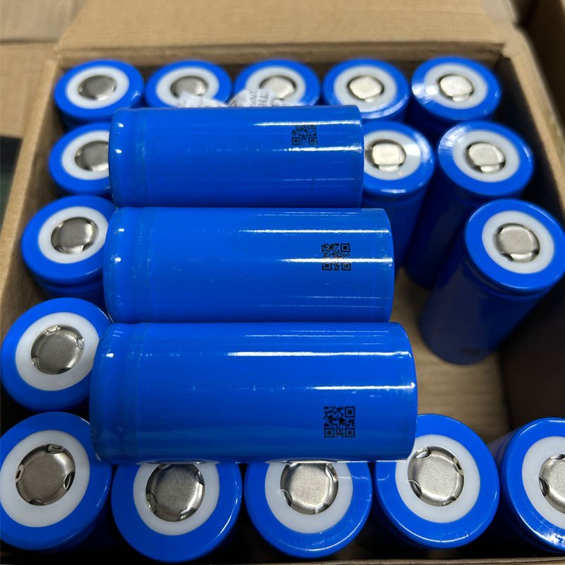 Cylindrical 32700 32650 LiFePO4 Battery 3.2v Lithium ion Phosphate Battery 6000mAh Rechargeable INR32700 Cell Battery