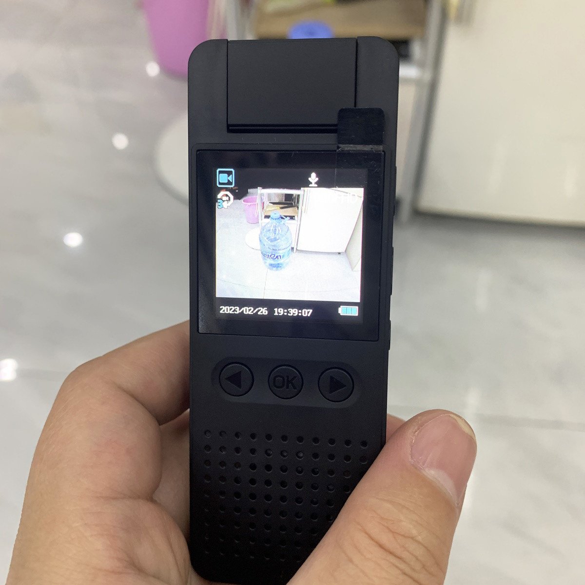 Personal Selfie Vlog Camera 180 Degree Rotatable Lens 1.4'' Digital Video Body Camera WiFi