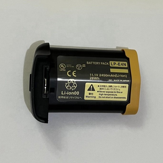 Camera battery LP-E4N lithium battery is suitable for high-end SLR cameras 1DX3 1DX2 1DX 1D4 1D3 1DS4 and other digital cameras