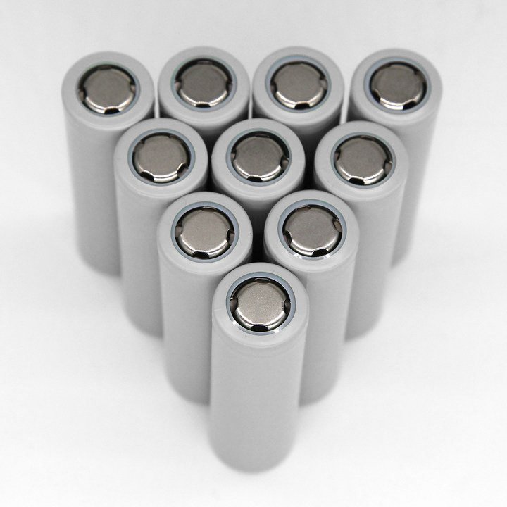 21700 Rechargeable Li-Ion Battery High Power 21700 3.7V 5000mah NCM digital batteries silver color for electric equipment