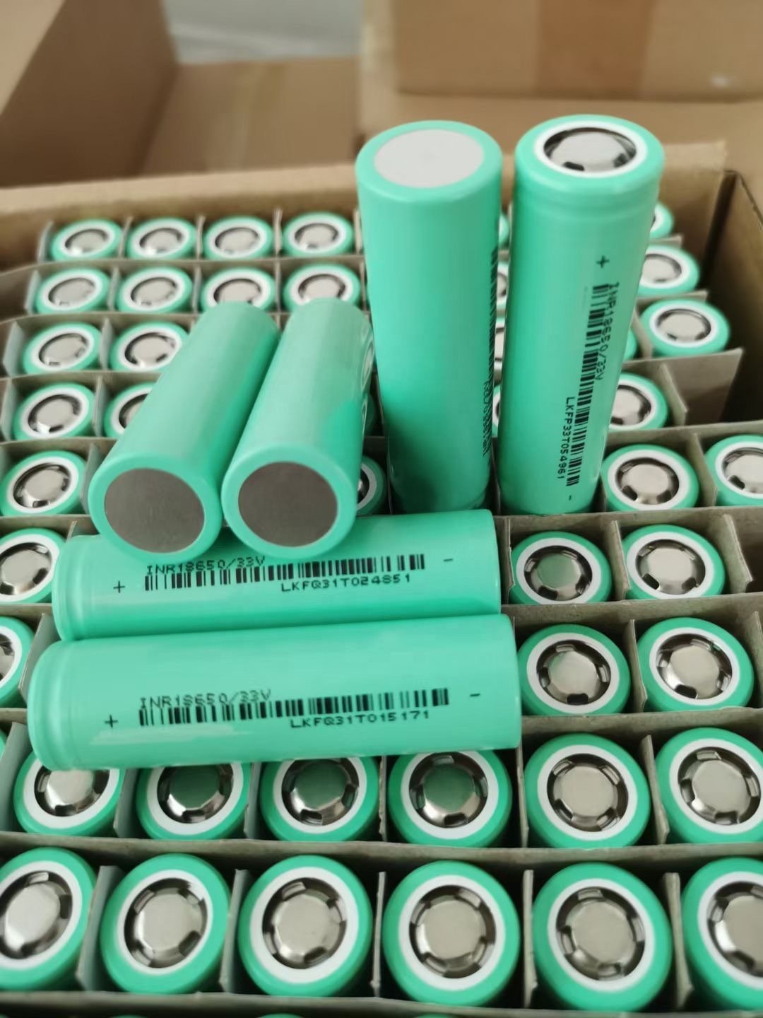 2024 Hot selling 33V 3.6V 10A 3200mah 3.7v 18650 lithium ion 3300mah li ion battery for Home Appliances Customer Electronics