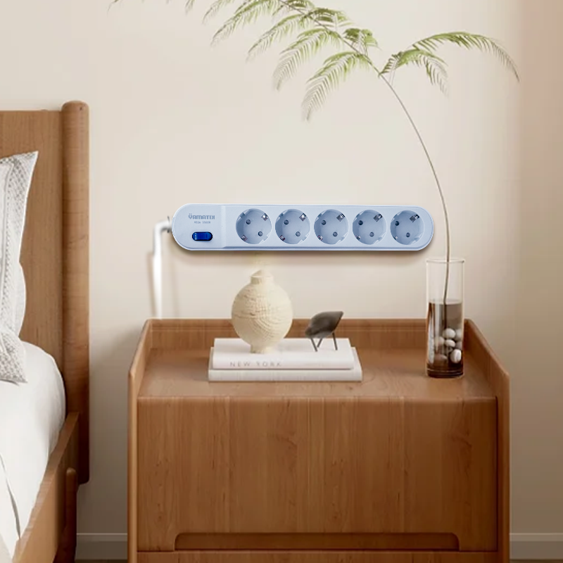 Direct Sales Cheap Price Office Home Use Tabletop Multi Plug Multifunction 5 Slots Switched Socket Power Strip