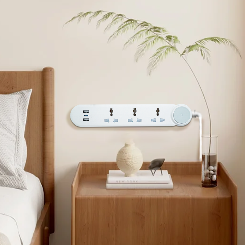 High Quality Household 3 Outlets 10a 2 Usb Ports Surge Protection Plug-in Charging Station Portable Travel Power Strip