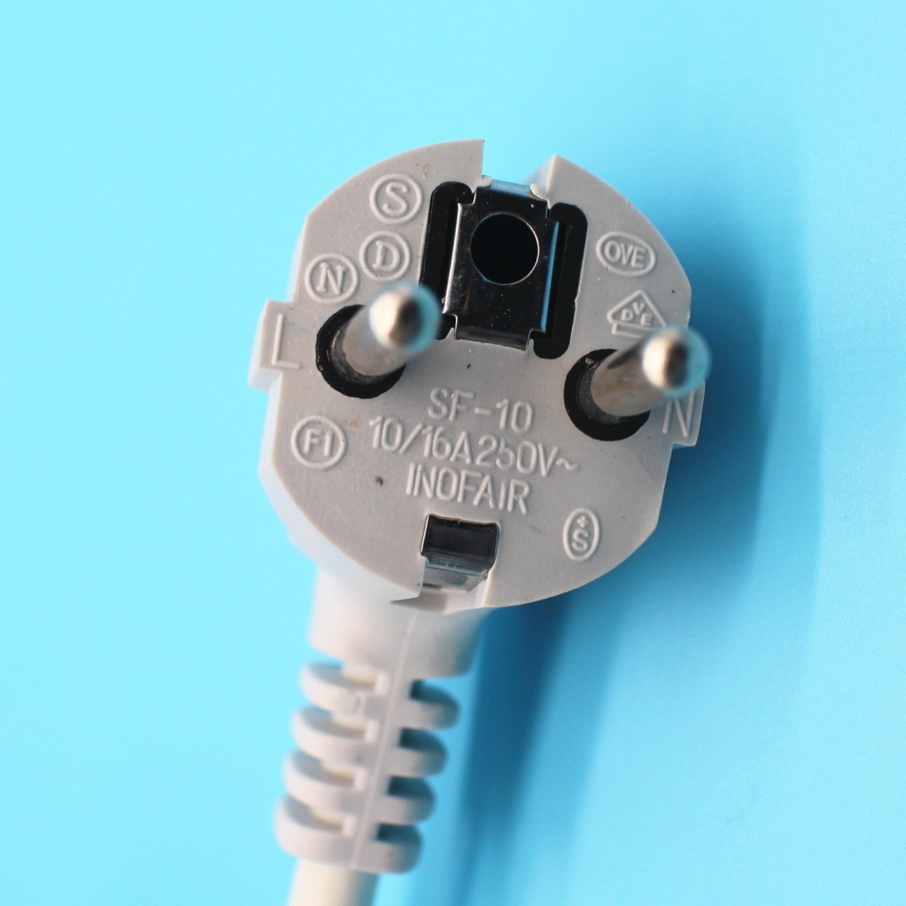 Euro 3 way socket with plug extension with switch smart power strip