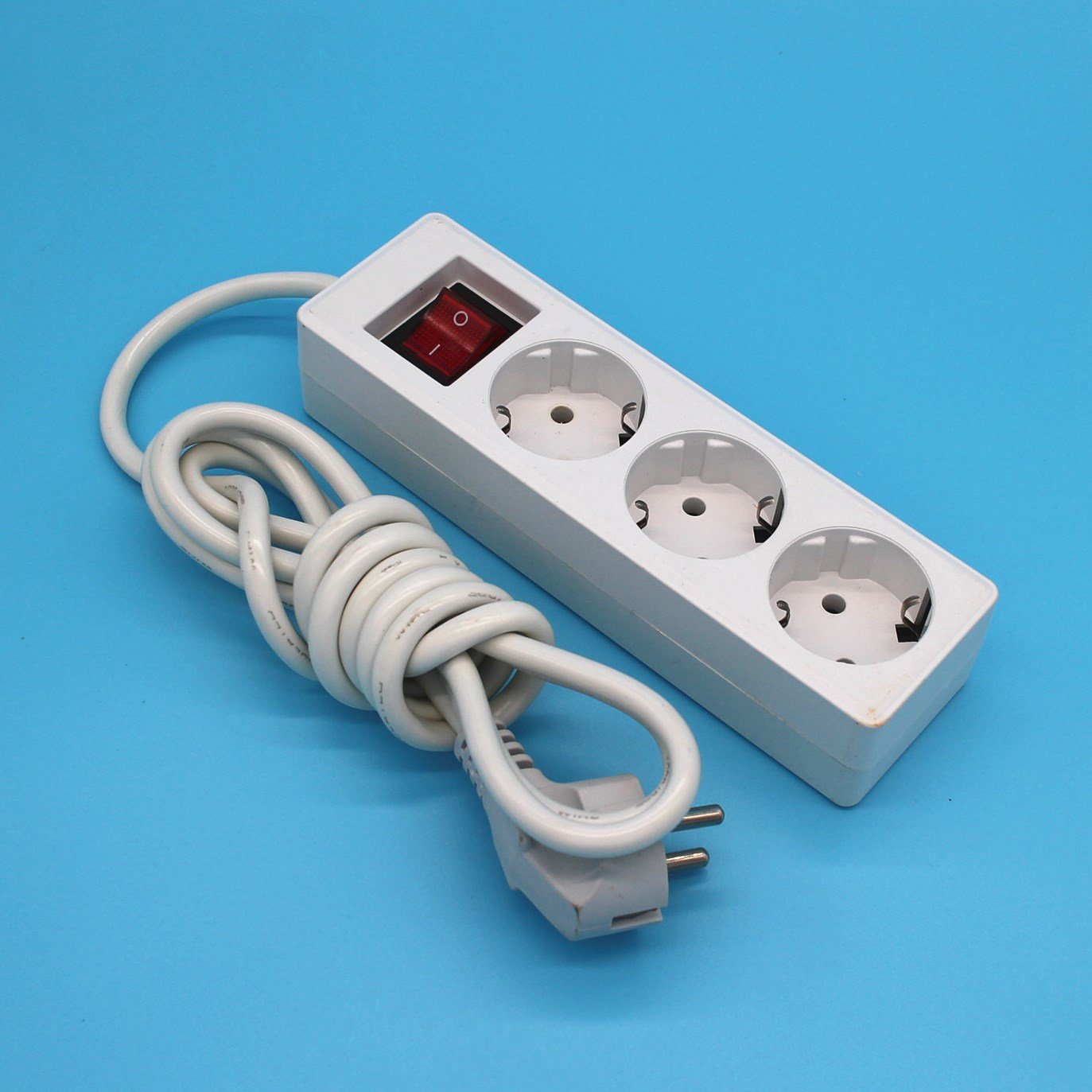 Euro 3 way socket with plug extension with switch smart power strip