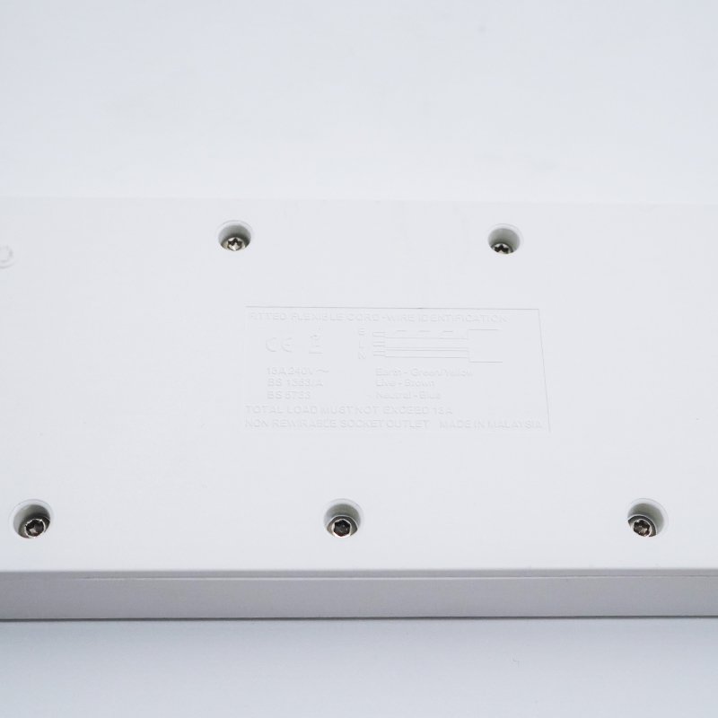 Wholesale 2500W Home Desk Power Strip Surge Protector 3-Way 2M Socket Switches UK Plug Standard 13A Rated Current 3 AC Outlets