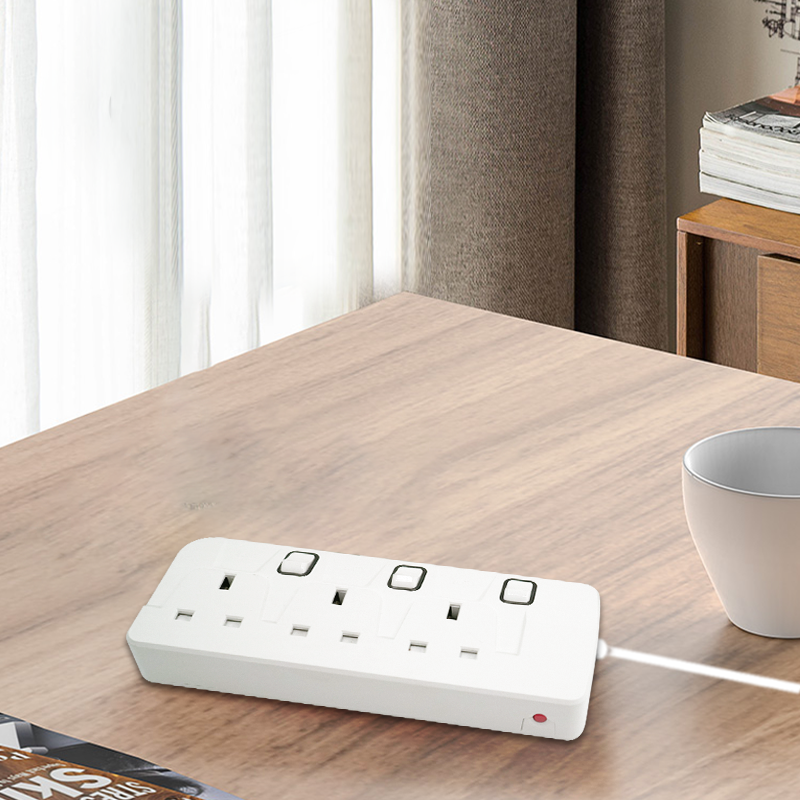 Wholesale 2500W Home Desk Power Strip Surge Protector 3-Way 2M Socket Switches UK Plug Standard 13A Rated Current 3 AC Outlets