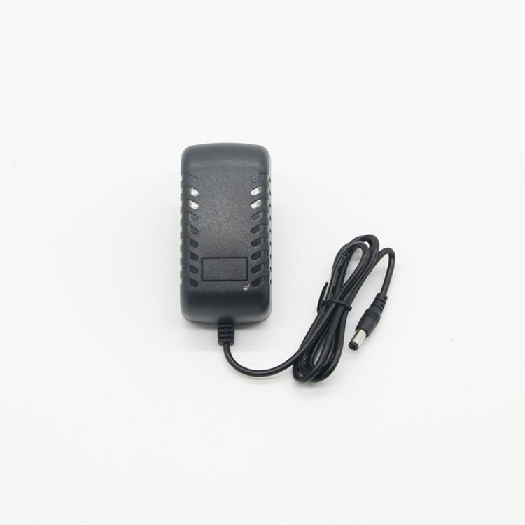 3V 5v 6v 9v 10v 12v 15v 18v 20v 24V 0.5A 1A 1.5A 2A 2.5A 3A 4A CE FCC Wall Plug AC DC Power Adapter Power Supply Adaptor