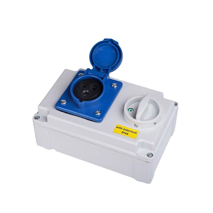 ip67 4pin 5pin 32amp 220v 440v interlock switch waterproof socket outlet electric supply industrial plug and socket box