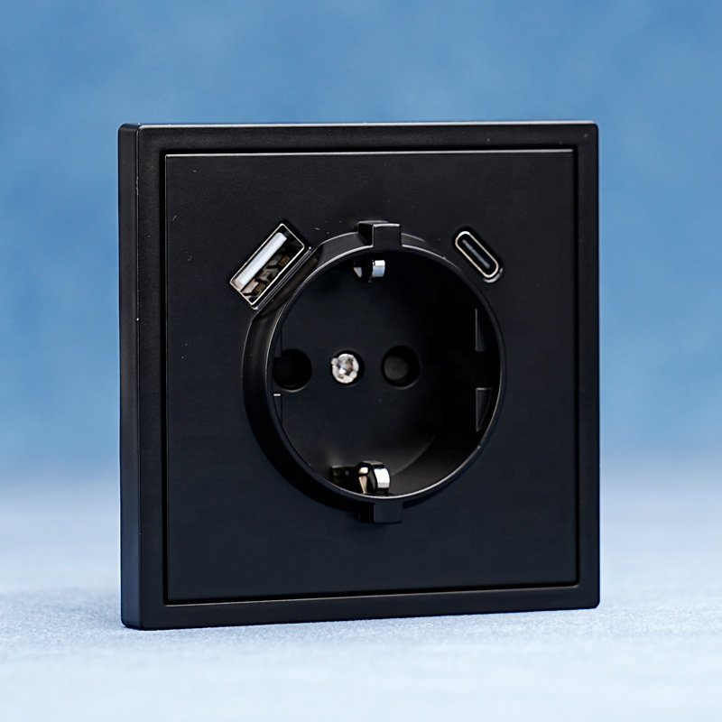 Euro Standard Black PC Panel Electric Plug Outlet Socket With USB Type A And Type C Port Germany USB Charge Socket