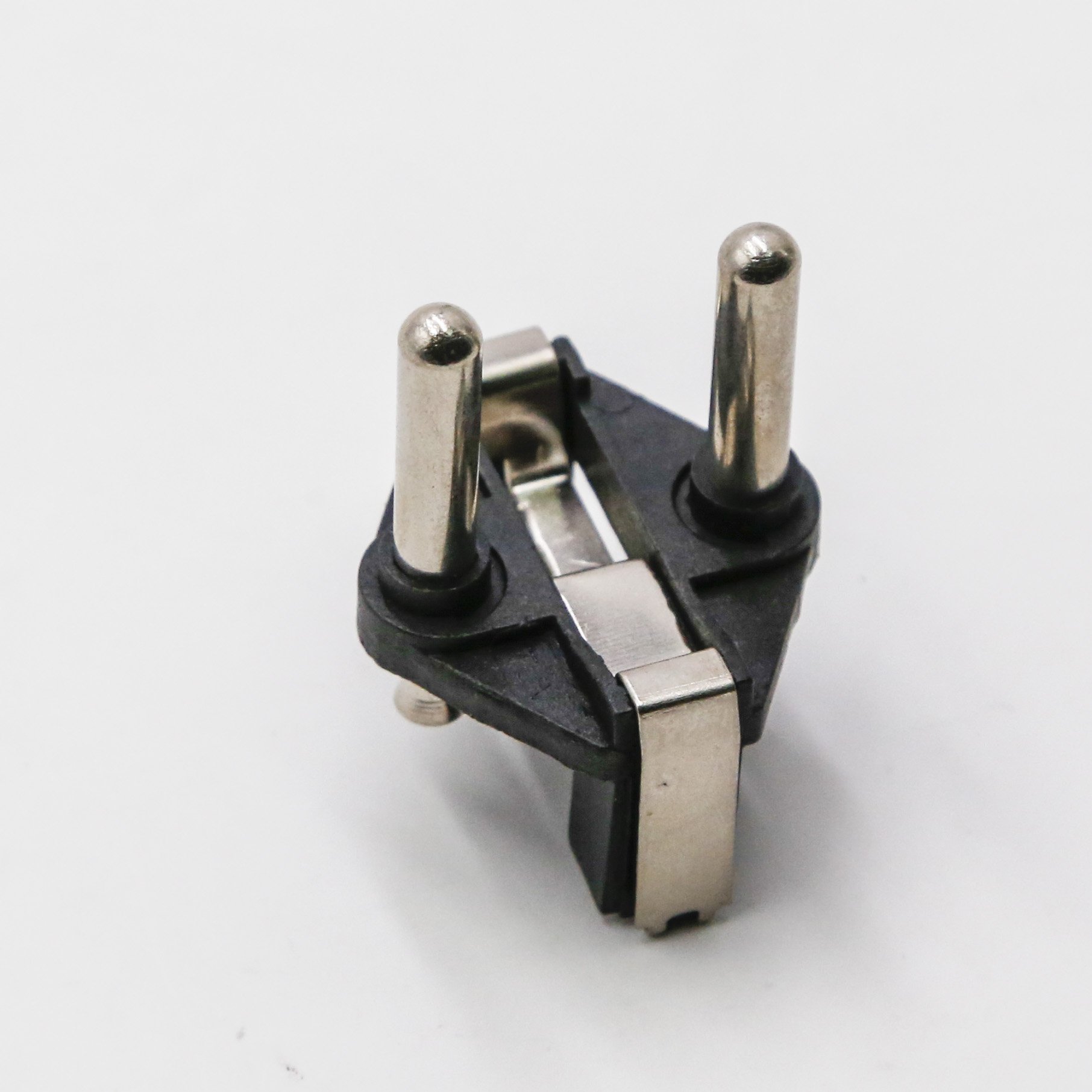 093-SXY-120 RUSSIA PLUGS INSERT 4.0MM VDE YELLOW COLOUR VDE ROHS EUROPE TURKEY